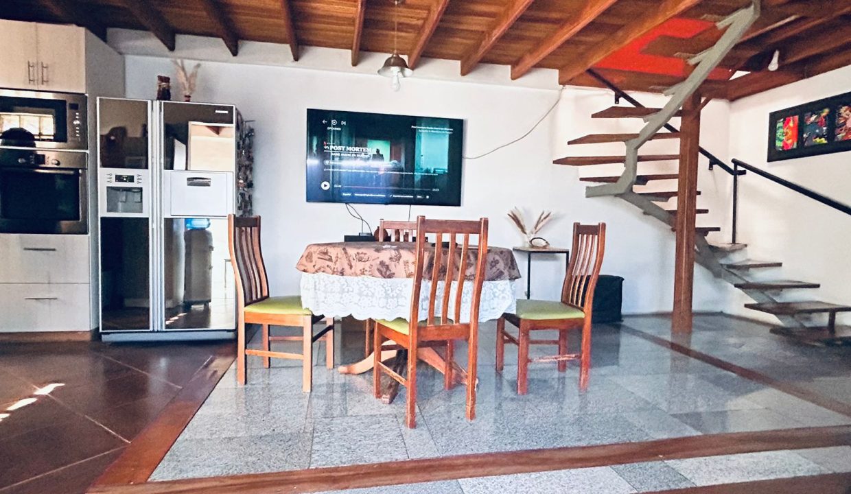 motion_photo_6891340434464154689